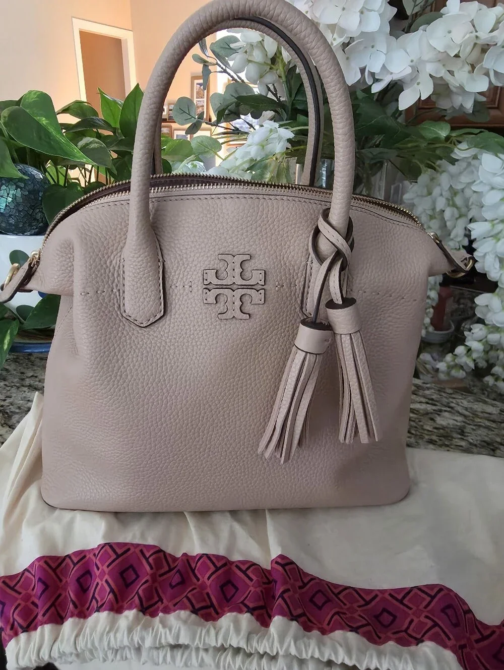 EUC Tory Burch McGraw Pebbled Satchel Top Handle Zip Tassel Gold Hardware